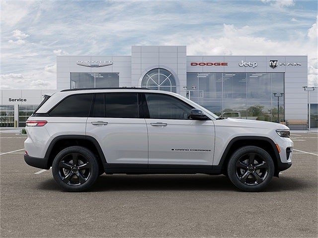 2025 Jeep Grand Cherokee Laredo