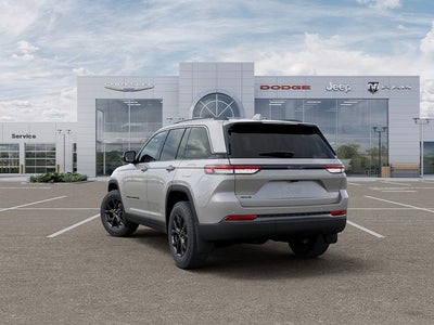 2026 Jeep Grand Cherokee Laredo Altitude