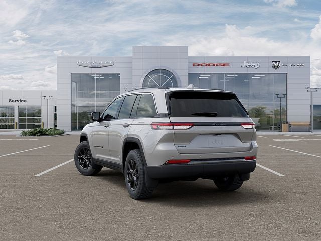 2026 Jeep Grand Cherokee Laredo Altitude
