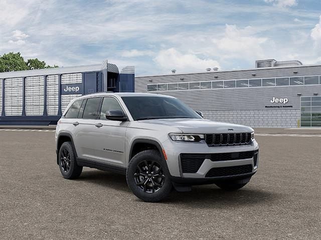 2026 Jeep Grand Cherokee Laredo Altitude