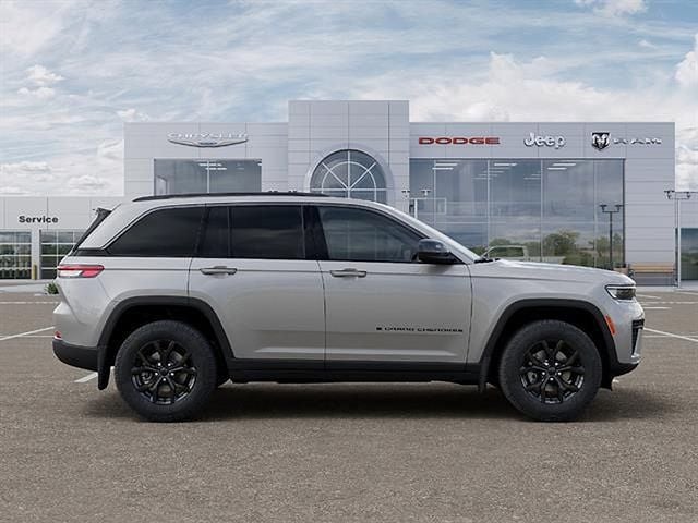 2026 Jeep Grand Cherokee Laredo Altitude