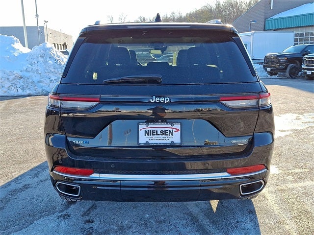 2022 Jeep Grand Cherokee Summit