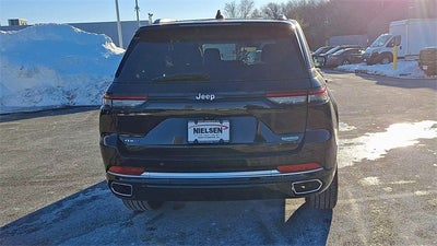 2022 Jeep Grand Cherokee Summit