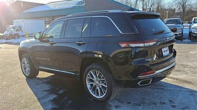 2022 Jeep Grand Cherokee Summit