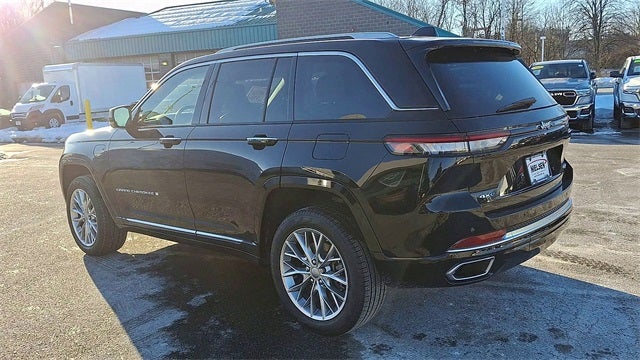 2022 Jeep Grand Cherokee Summit