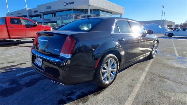 2023 Chrysler 300 Touring