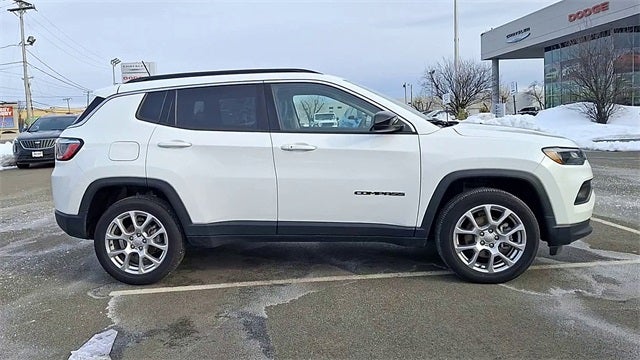 2022 Jeep Compass Latitude Lux