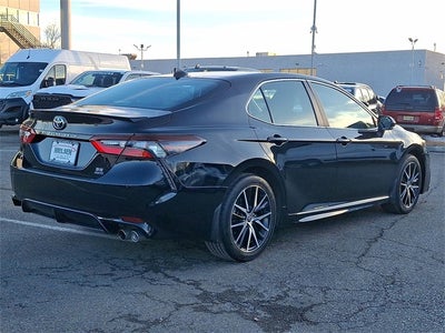 2024 Toyota Camry SE