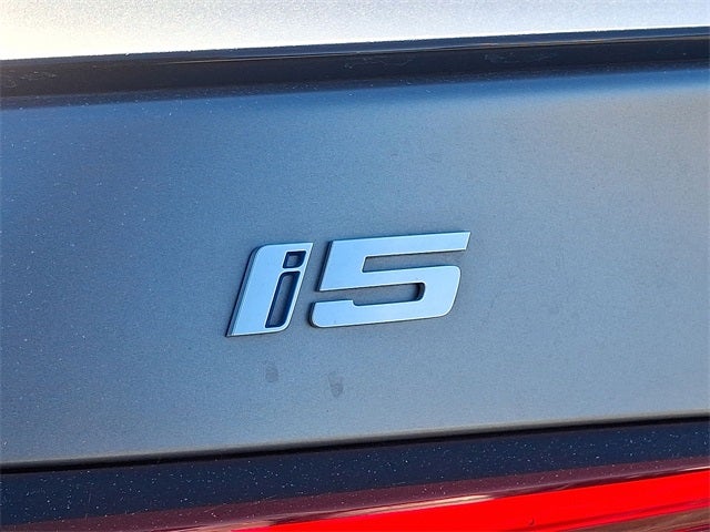 2025 BMW i5 xDrive40