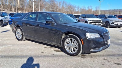 2023 Chrysler 300 Touring