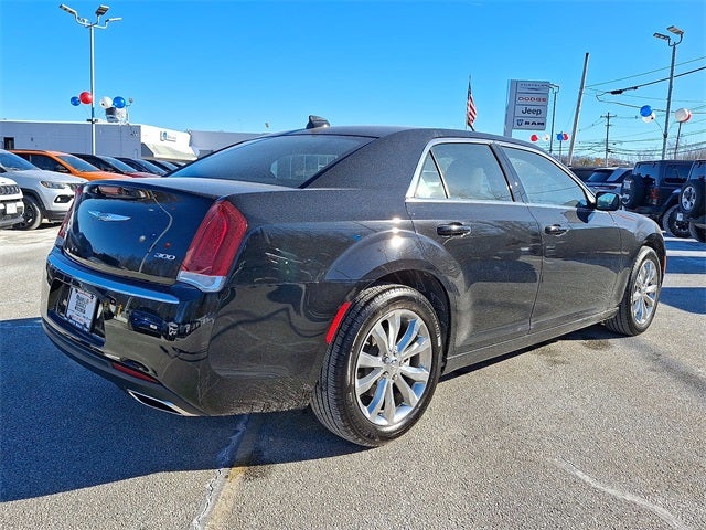 2023 Chrysler 300 Touring