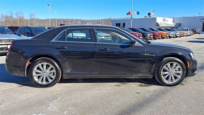 2023 Chrysler 300 Touring