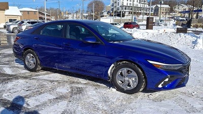 2025 Hyundai Elantra SE