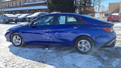 2025 Hyundai Elantra SE