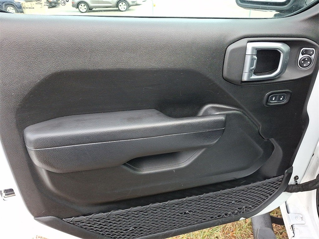 2023 Jeep Gladiator Willys photo 2