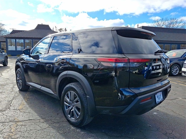 2025 Nissan Pathfinder S