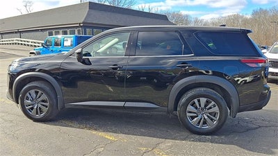 2025 Nissan Pathfinder S