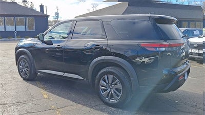 2025 Nissan Pathfinder S
