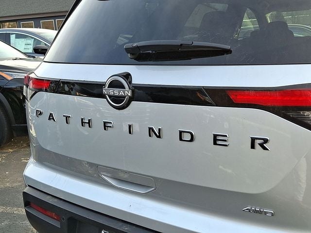 2023 Nissan Pathfinder S
