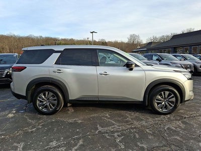 2023 Nissan Pathfinder S