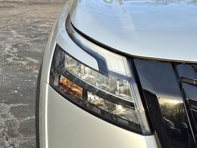 2023 Nissan Pathfinder S