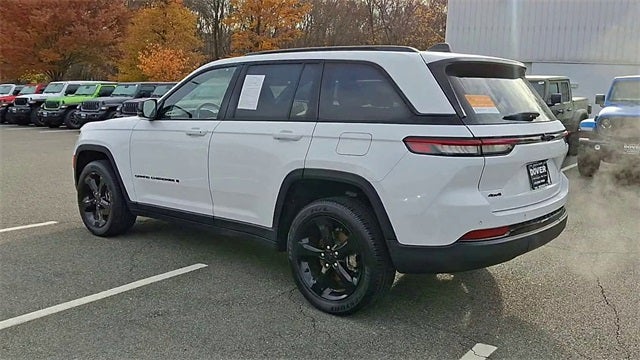 2022 Jeep Grand Cherokee Altitude