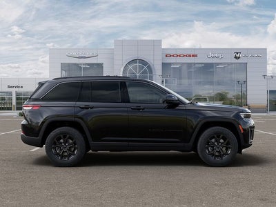 2026 Jeep Grand Cherokee Laredo