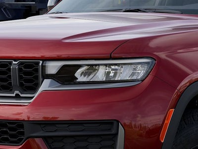 2026 Jeep Grand Cherokee Laredo Altitude