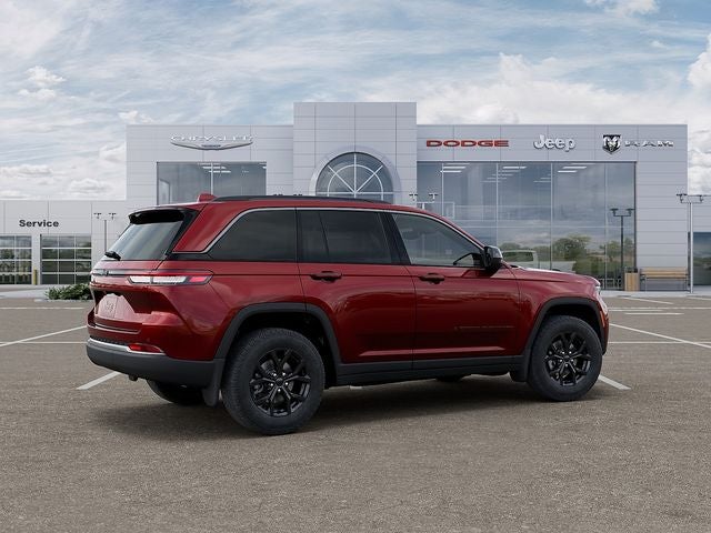 2026 Jeep Grand Cherokee Laredo Altitude