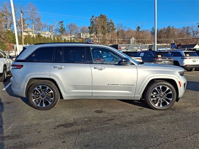 2022 Jeep Grand Cherokee Overland