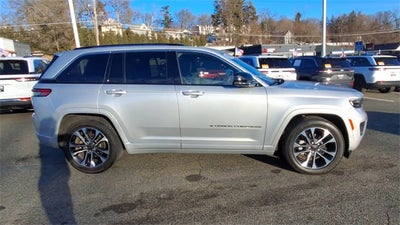 2022 Jeep Grand Cherokee Overland