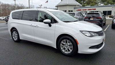 2022 Chrysler Voyager LX