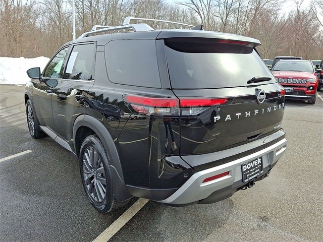 2024 Nissan Pathfinder SL