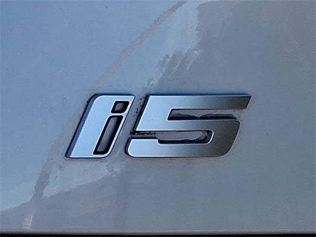 2025 BMW i5 xDrive40