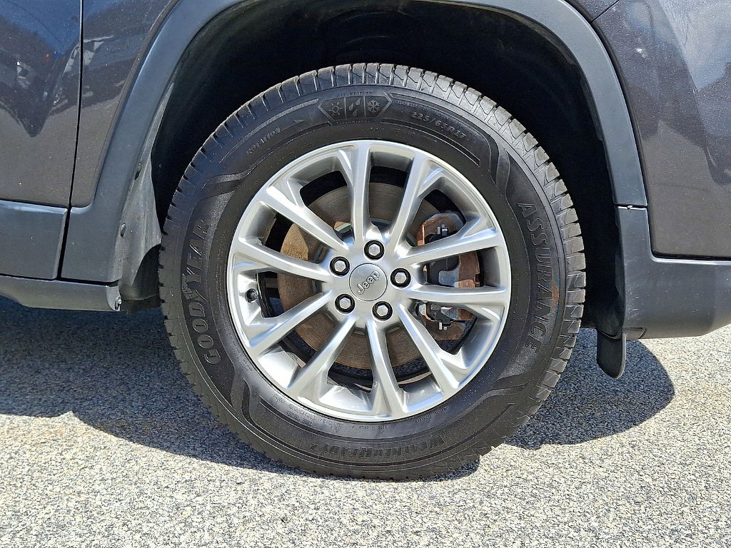 2022 Jeep Cherokee Latitude Lux