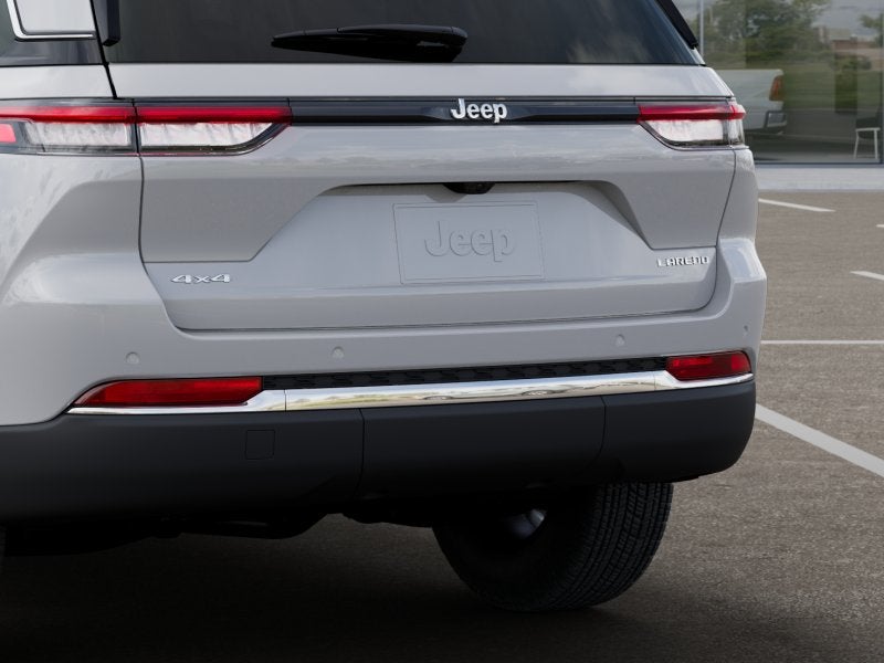 2025 Jeep Grand Cherokee Laredo X 4x4