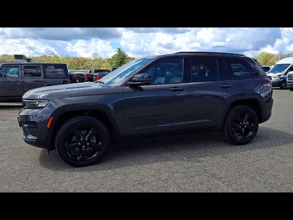 2023 Jeep Grand Cherokee Altitude