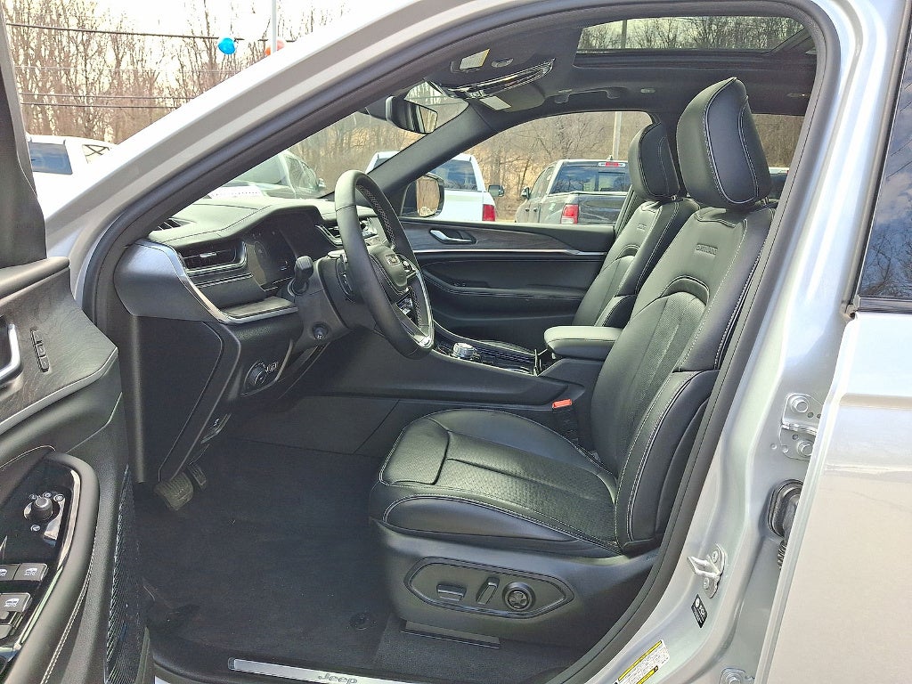 2022 Jeep Grand Cherokee Overland