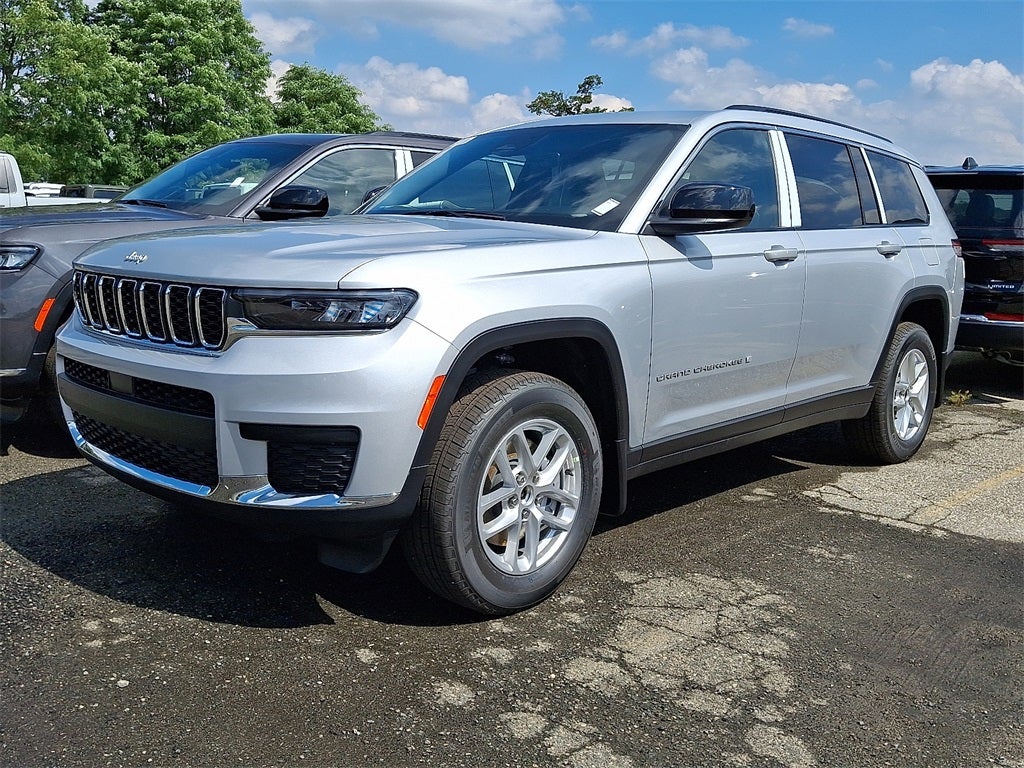 2025 Jeep Grand Cherokee Laredo X 4x4
