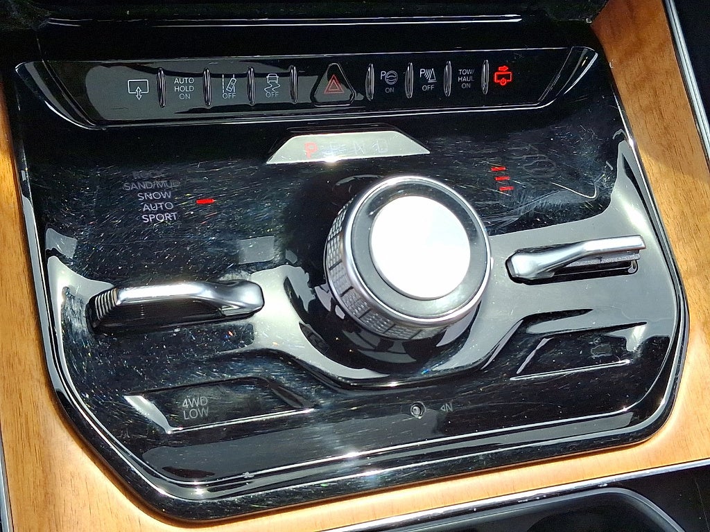 2022 Jeep Grand Wagoneer Series III