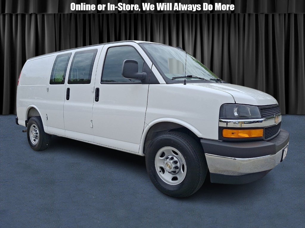 2025 Chevrolet Express 2500 Work Van HD's photo