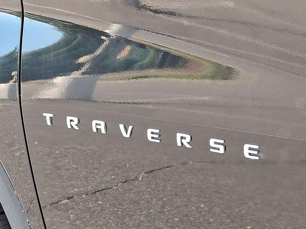 2022 Chevrolet Traverse LT Leather