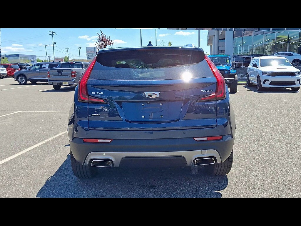 2021 Cadillac XT4 Premium Luxury