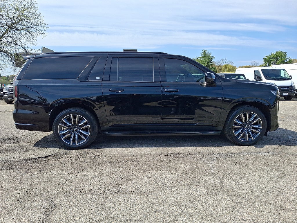 2022 Cadillac Escalade ESV Sport