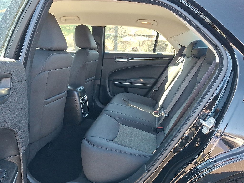 2023 Chrysler 300 Touring
