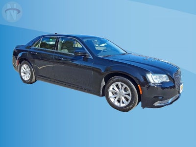 2023 Chrysler 300 Touring