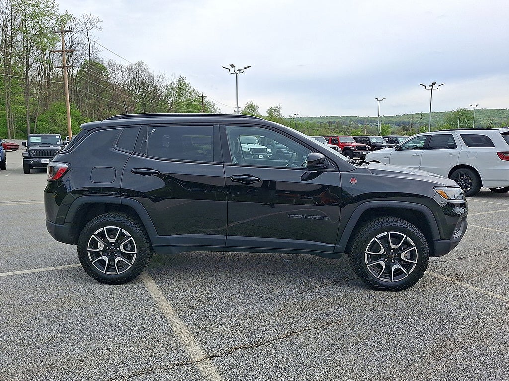 2025 Jeep Compass Trailhawk