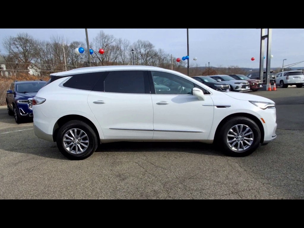 2024 Buick Enclave Essence