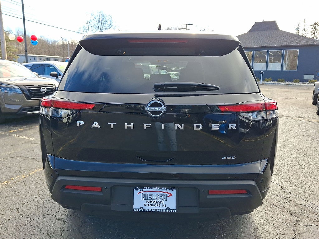 2025 Nissan Pathfinder S