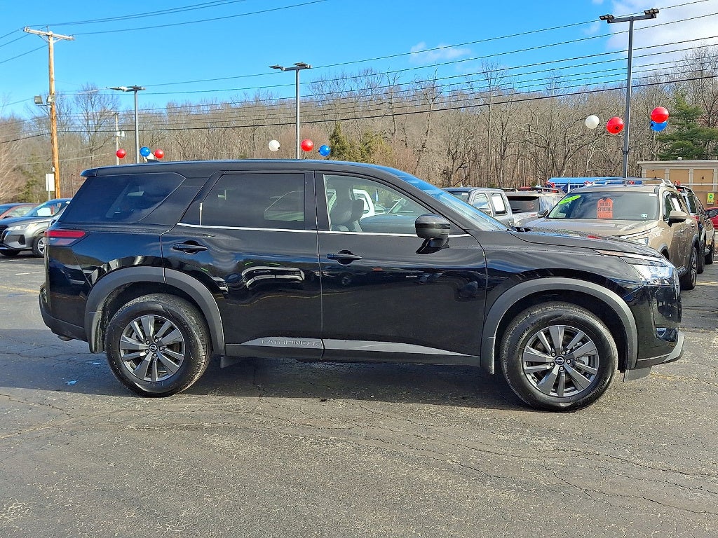 2025 Nissan Pathfinder S